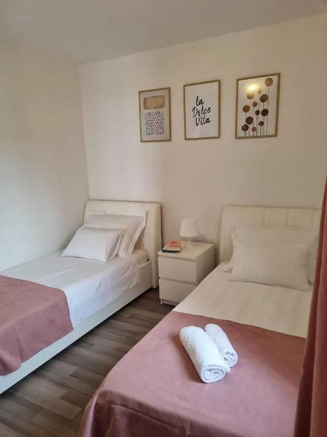 Villa Jelena Kastel Novi 0*,  Croatia